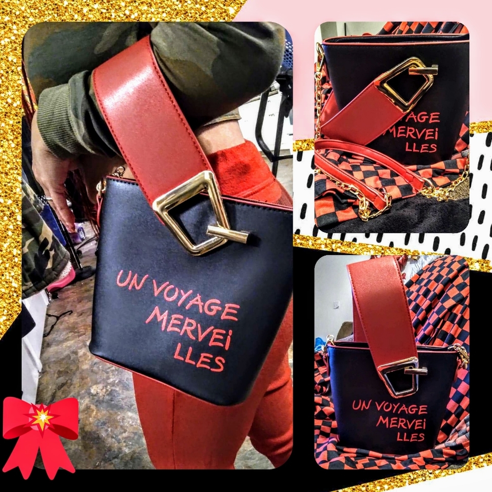 Un Voyage Merveilles Purse